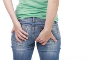 Coceira no ânus é sinal da presença de parasitas no corpo